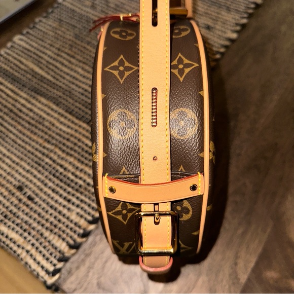 Authentic Louis Vuitton Boite Chapeau Souple MM Monogram Canvas LV Crossbody Bag - Picture 6 of 9